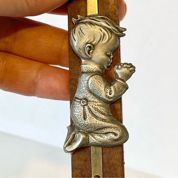 Vintage Brass, Pewter, and Wood Praying Boy Cross Holy Crucifix Religious - Picture 12 of 12